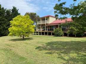 Farmhouse in the heart of wine country, 10 minutes to beach